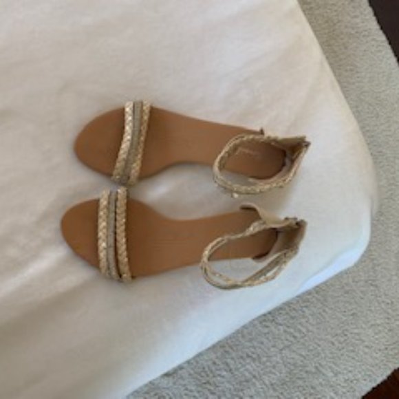 low wedge sandals with ankle straps and bling - Picture 2 of 3